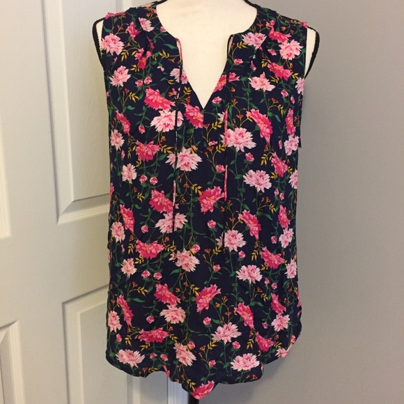 OLD NAVY Sleeveless V-neck Floral Print Top - Picture 1 of 4